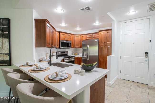 Foto del edificio - 5450 E Deer Valley Dr