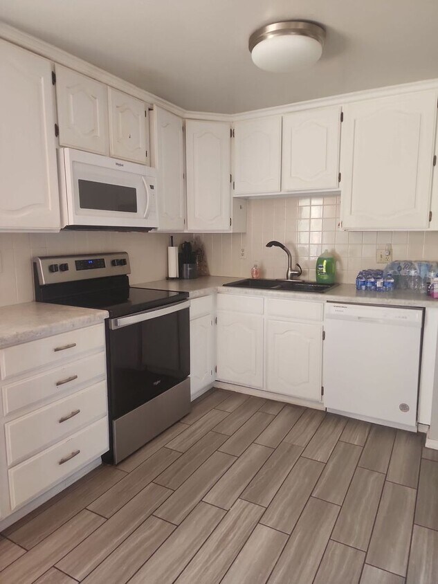 Foto del edificio - Home Located in Camina's