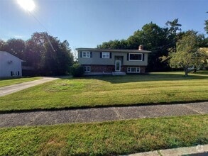 Building Photo - 7 Forestdale Ave