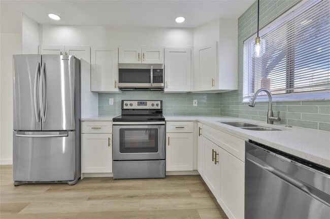 Building Photo - 1620 58th Ave S