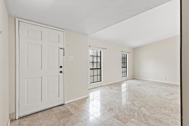 Building Photo - 2954 San Diego Dr