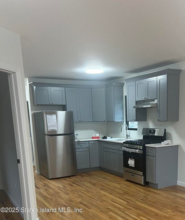 Foto del edificio - 46 Laurel Ave