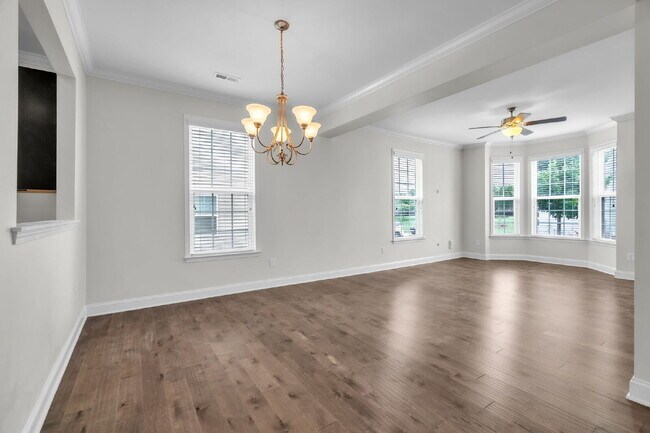 Foto del edificio - Luxury 3BR/2.5BA Townhome in Riverside Area with Modern Upgrades $1,850/mo rent