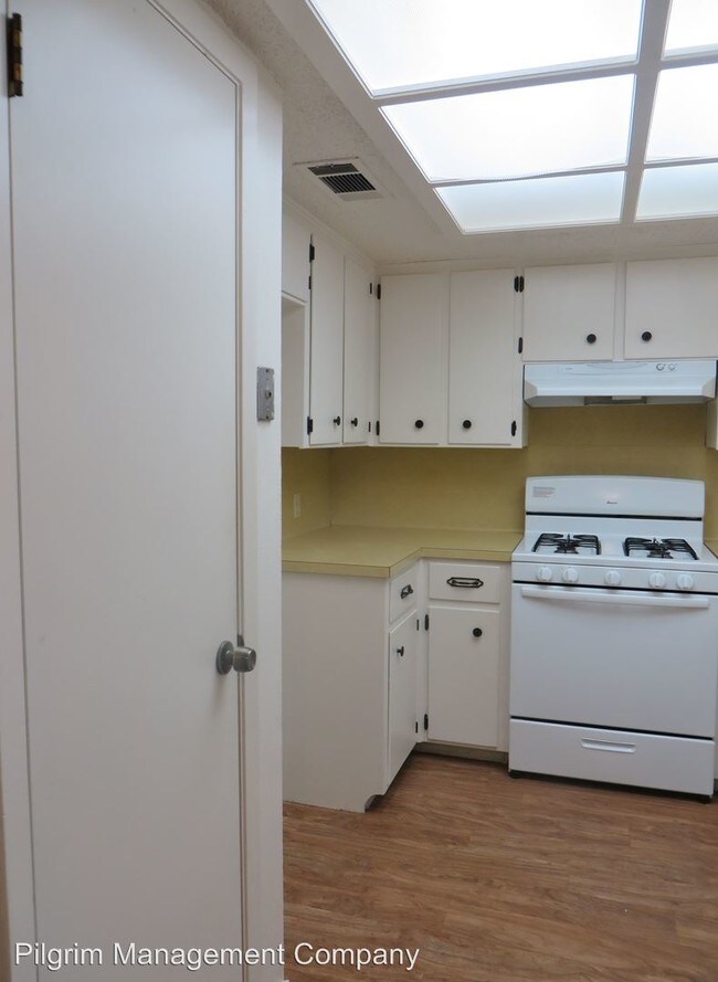 Foto del edificio - 307 Golden Oaks Dr