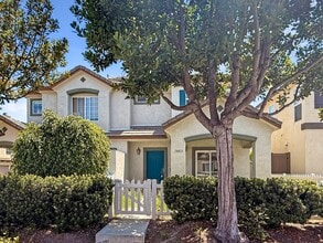 Building Photo - 1403 Normandy Dr