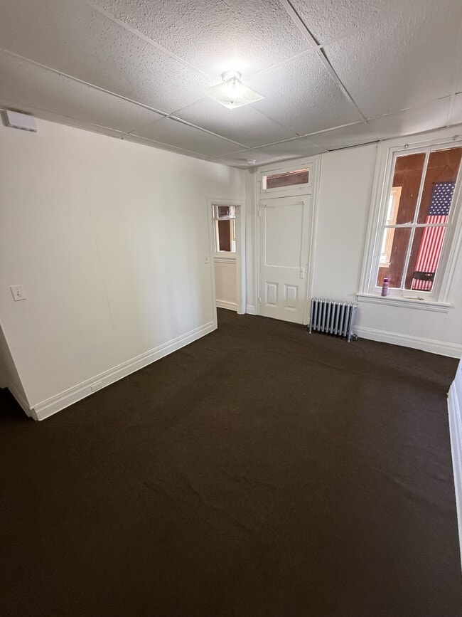 Building Photo - 711 Chestnut St