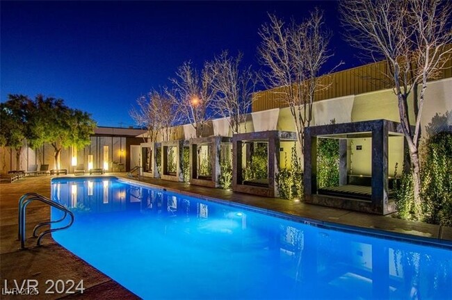 Foto del edificio - 4471 Dean Martin Dr