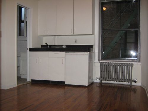 Building Photo - 52 W 72nd St