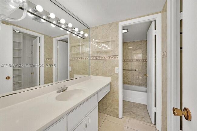 Foto del edificio - 5050 NW 7th St