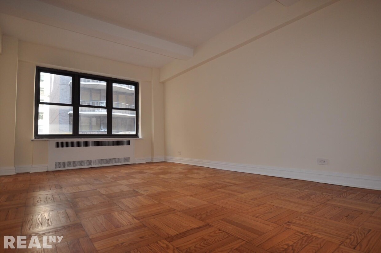 Foto principal - 141 E 56th St