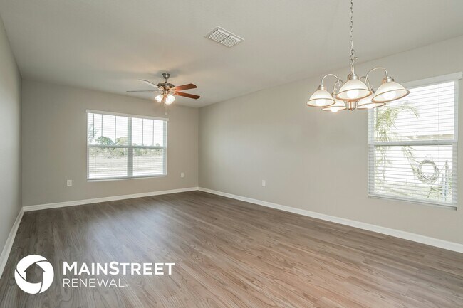 Building Photo - 4109 NE 9th Pl