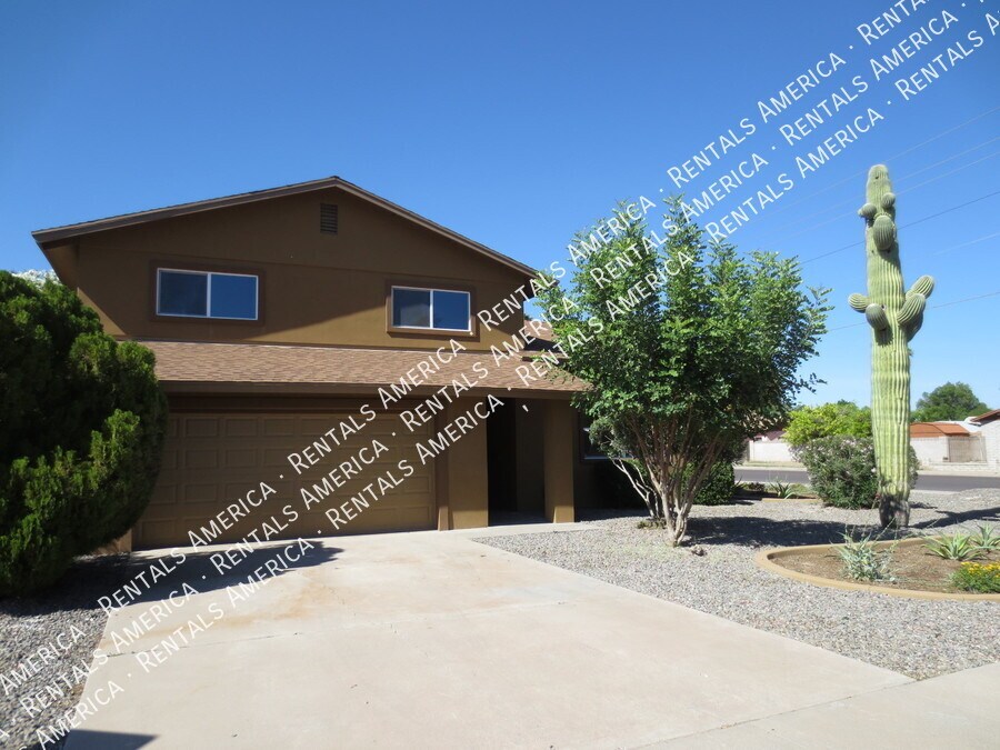 Primary Photo - 238 E Ellis Dr