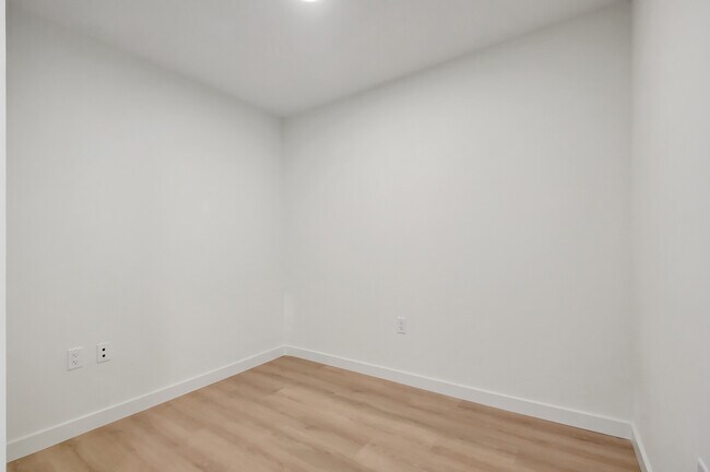 Building Photo - 1721 N J Ter