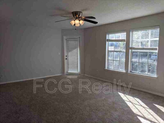 Building Photo - 6154 Westgate Dr