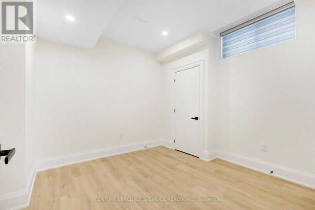 Photo du bâtiment - 8915 Heritage Rd