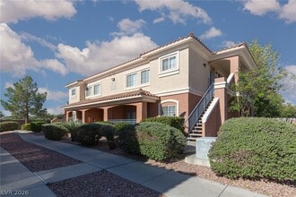 Building Photo - 10553 Pine Glen Ave