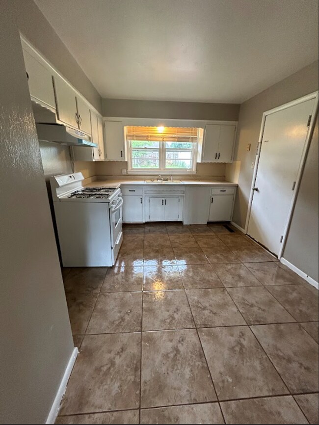 Foto del edificio - Charming 4 Bed 1 Bath Home