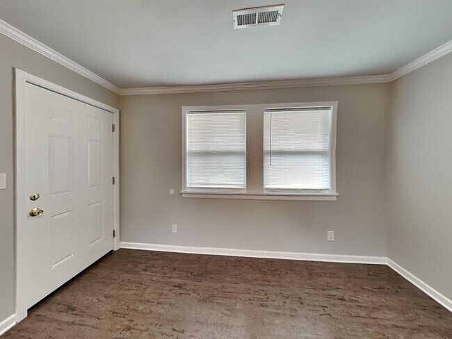 Foto del edificio - 7745 Madrid Ave