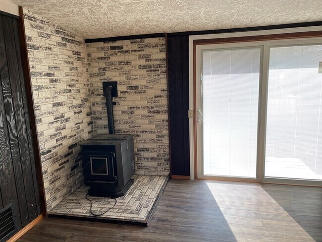 Foto del edificio - BEAUTIFUL THREE BEDROOM AT SILVER LAKE