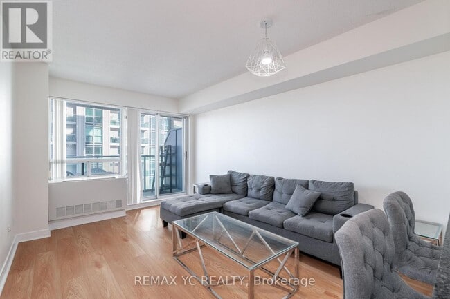 Photo du bâtiment - 35 Bales Ave