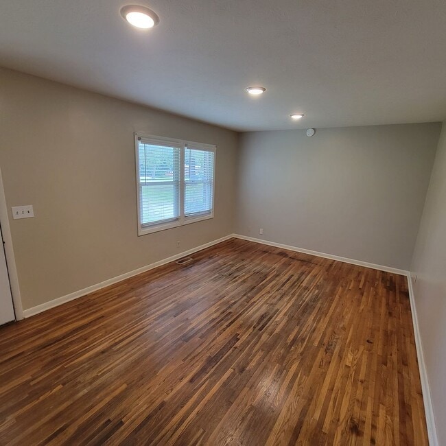 Foto del edificio - 3/1 Brick Ranch-Algood School Zone-Single ...