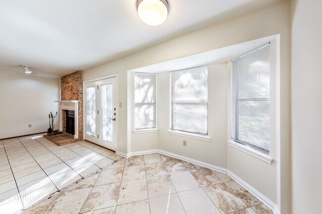 Building Photo - 57 Woodcreek Dr
