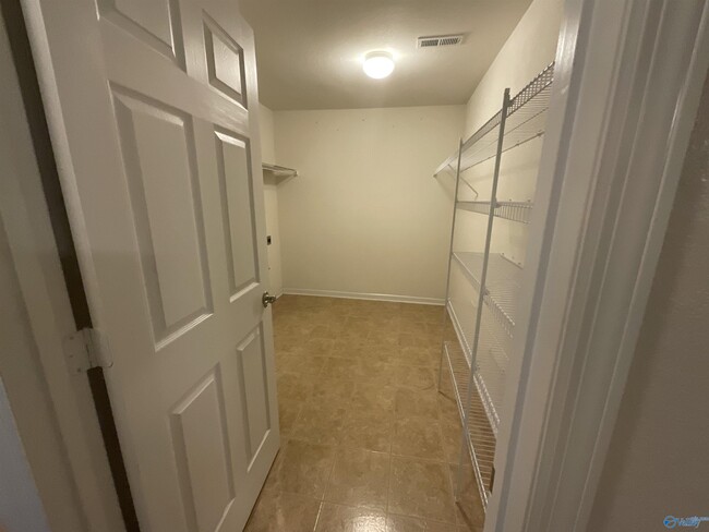 Building Photo - 107 Thornley Ct