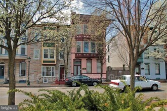 Building Photo - 121 E Franklin St