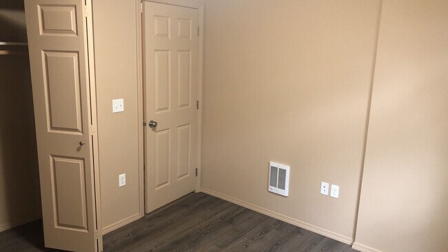 Foto del edificio - 221-223-223 NW Sunrise Dr