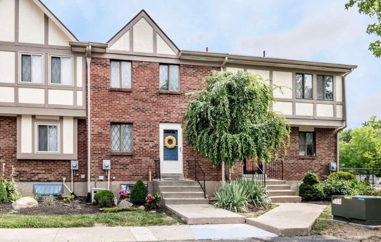 Foto del edificio - 384 Wellington Ct