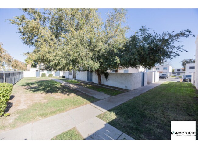 Foto del edificio - Your Perfect Phoenix Retreat - Gorgeous 2/1 Townhouse!