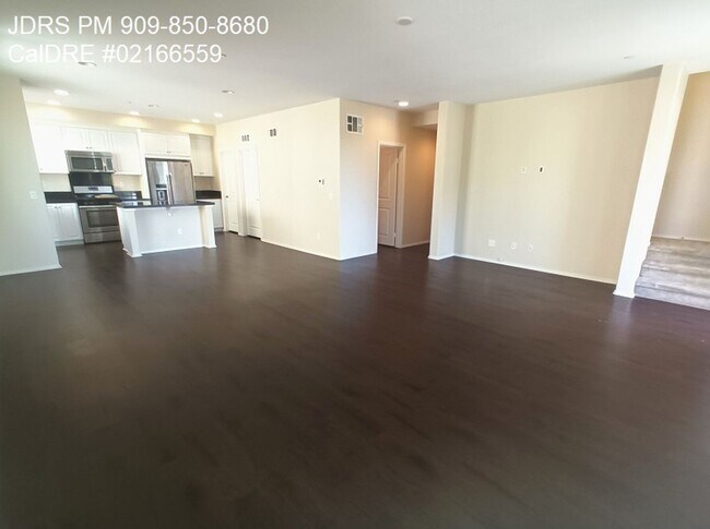 Building Photo - Upland 3 Bedroom Condo