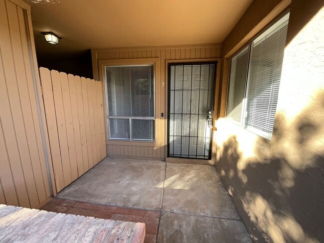 Building Photo - 20235 N 3rd Dr