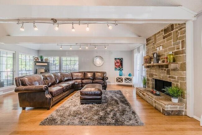 Foto del edificio - 930 W Interstate 30