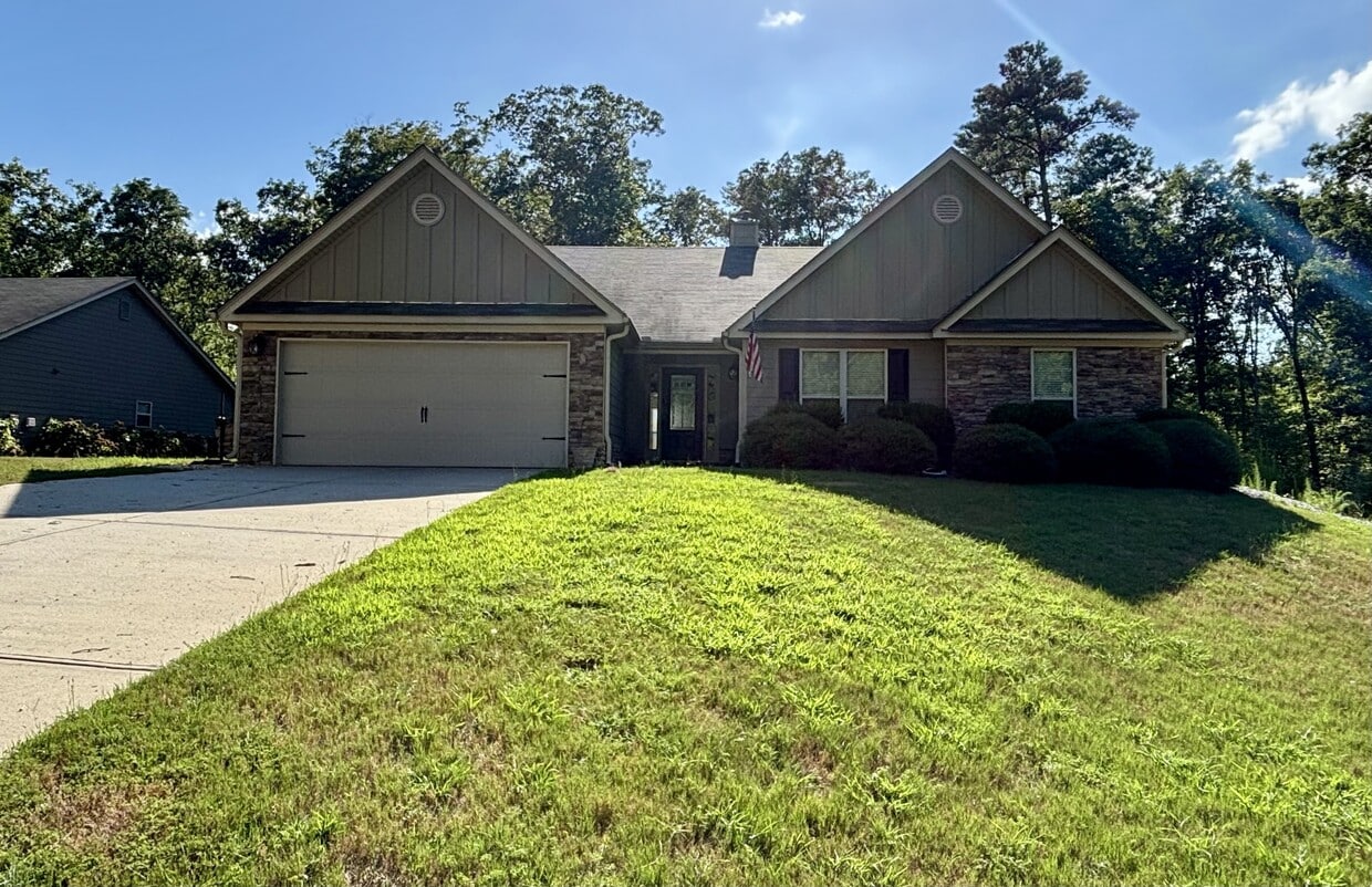 Primary Photo - 140 Rolling Oaks Ln