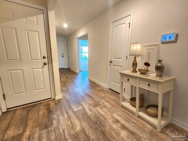 Foto del edificio - 7457 Steeplechase Blvd