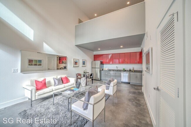 Building Photo - 2013 Second St