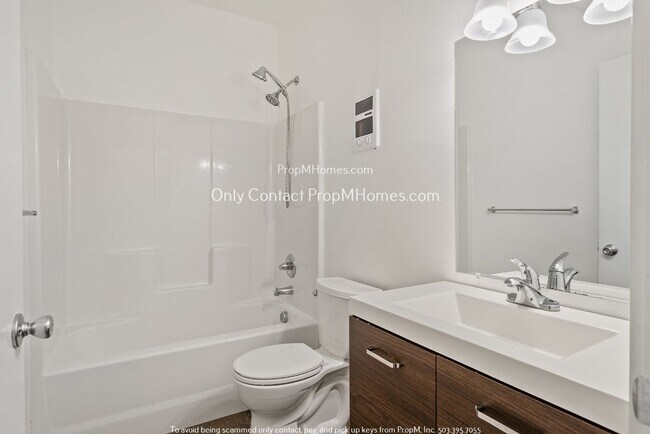 Foto del edificio - Charming One Bedroom Ground Level Unit in the Heart of NE!