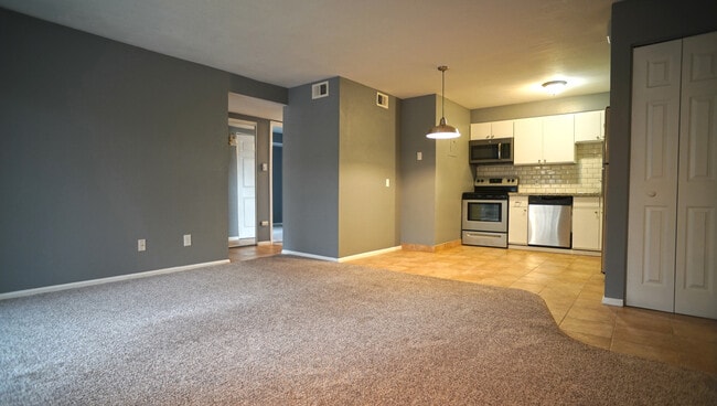 Photo - 2575 S Syracuse Way Apartment
