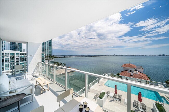 Foto del edificio - 601 NE 27th St
