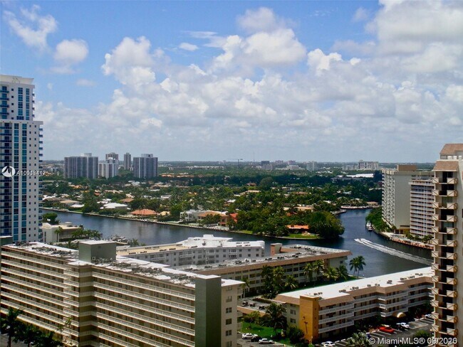 Building Photo - 1850 S Ocean Dr