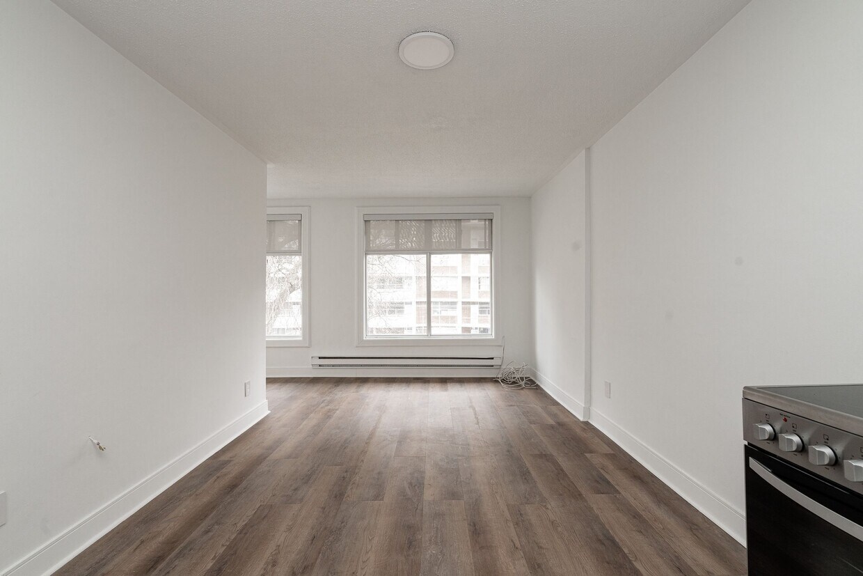 28 Maynard Ave, Toronto, ON M6K 2Z9 Apartments 28 Maynard Ave Toronto