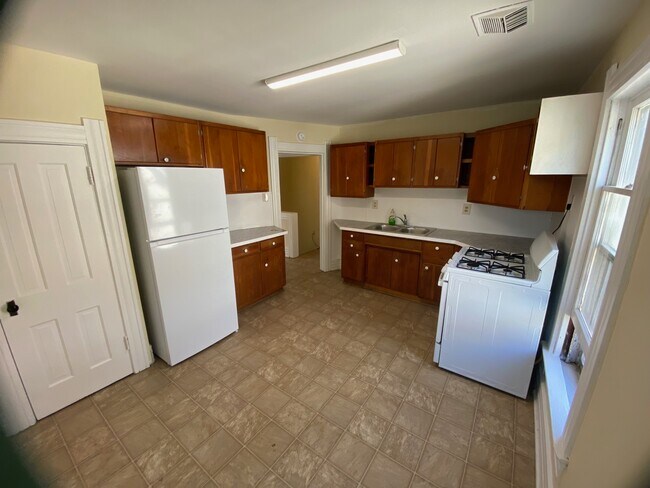 Foto del edificio - 608 S Main St