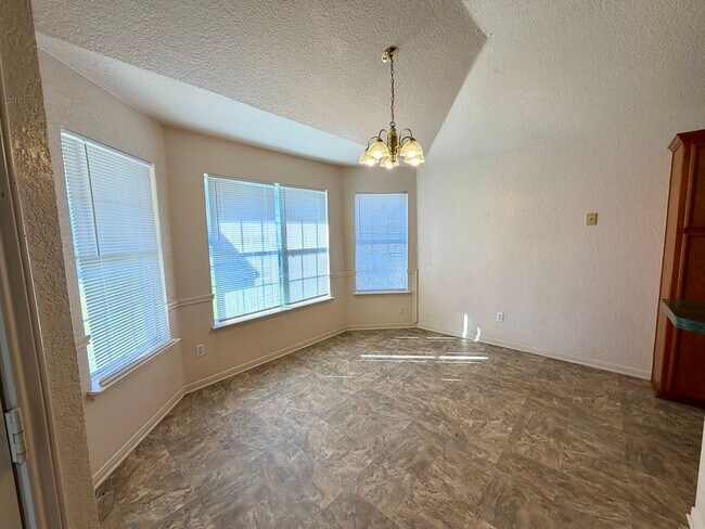 Foto del edificio - 2202 Amethyst Dr