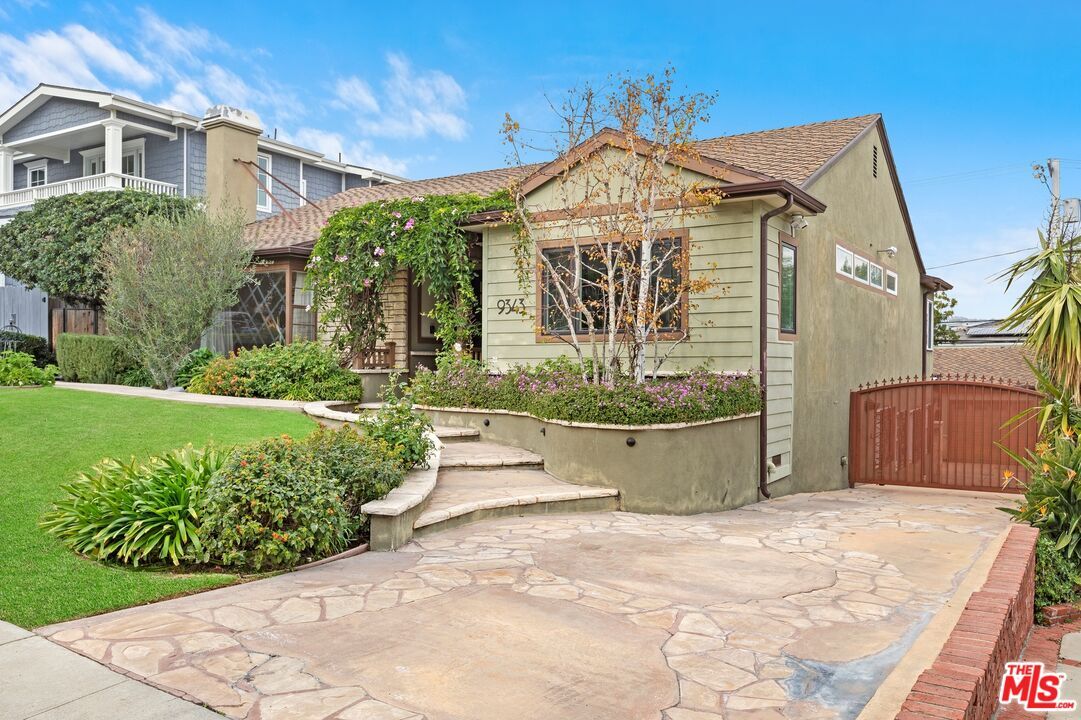 Foto principal - 9343 Sawyer St