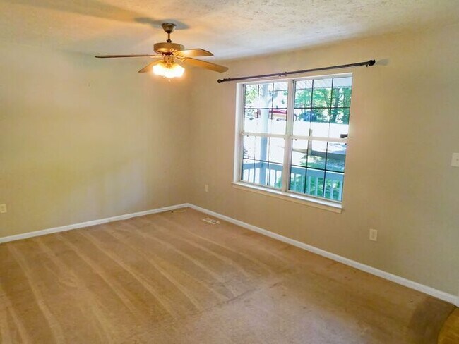 Building Photo - 11360 Redlands Road