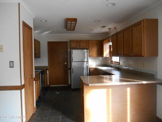 Building Photo - 808 Mandarin Trail