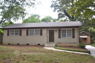 Building Photo - 1142 Eastview Dr
