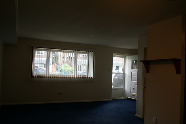 Building Photo - 2141 Benson St