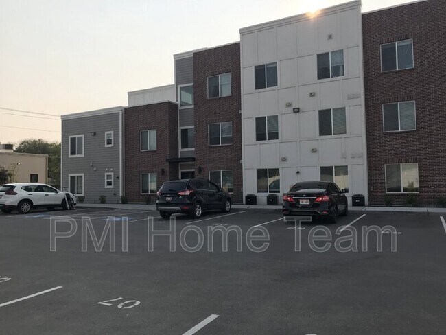 Foto del edificio - 2874 Kiesel Avenue